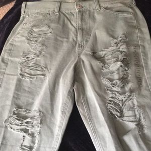 Woman’s American Eagle High Rise Mom Jeans